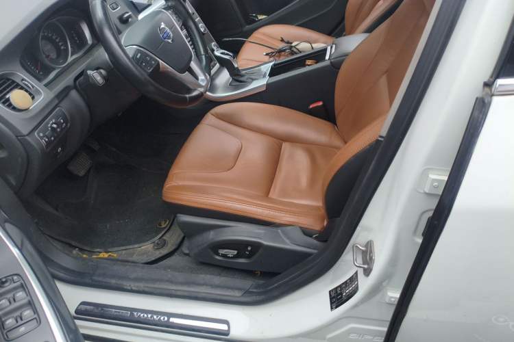 Used Volvo S60 2014 S60L 2.0T Zhiyuan Edition Left Front Seat