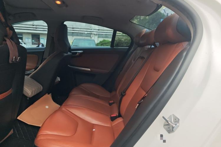 Used Volvo S60 2014 S60L 2.0T Zhiyuan Edition Left Rear Seat