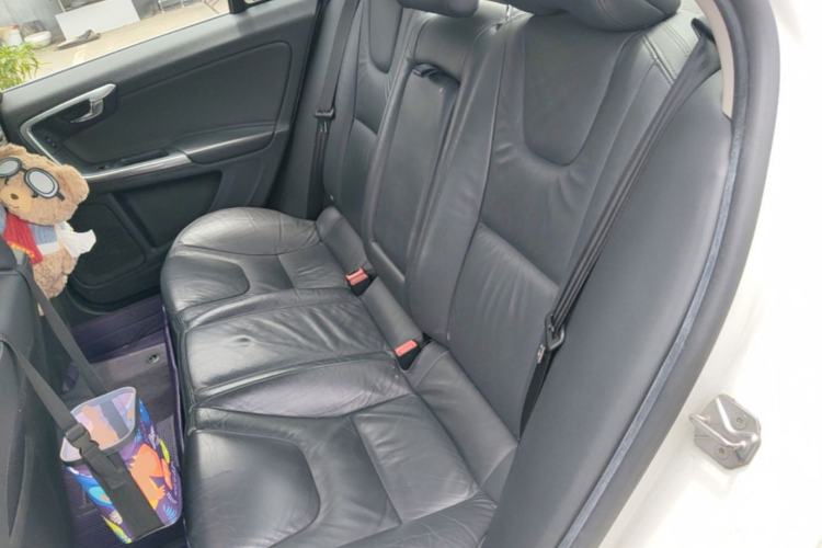 Used Volvo S60 2014 S60L 2.0T Zhiyuan Edition Left Rear Seat