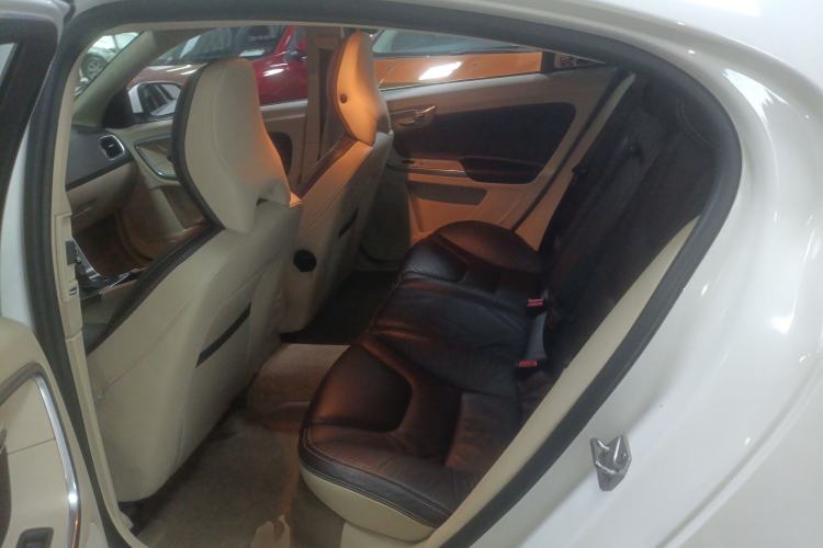 Used Volvo S60 2014 S60L 2.0T Zhiyuan Edition Left Rear Seat