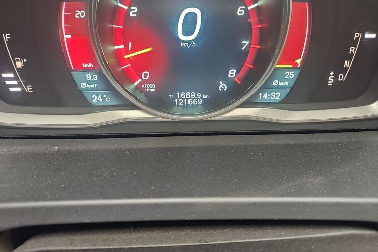 Used Volvo S60 2014 T5 Zhiya Edition Odometer Close Up