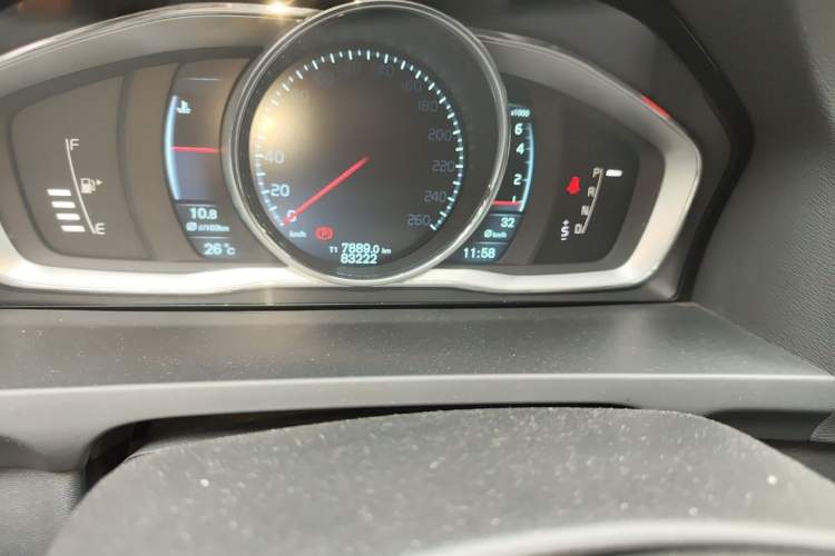 Used Volvo S60 2014 S60L T5 Smart Upgrade Edition Odometer Close Up