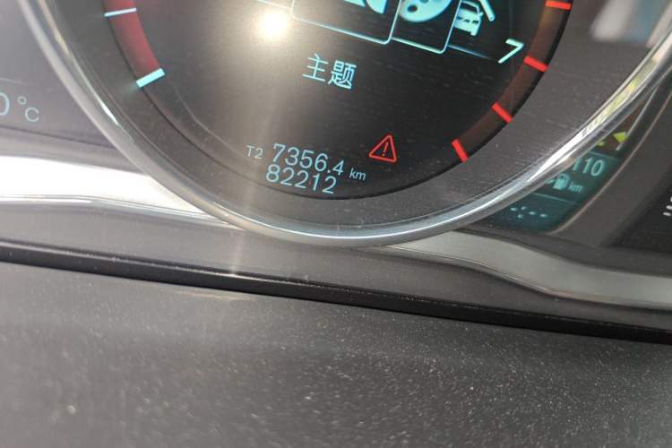Used Volvo S60 2014 S60L T5 Intelligent Drive Edition Odometer Close Up