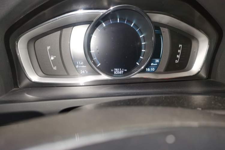 Used Volvo S60 2014 T5 Zhiya Edition Odometer Close Up