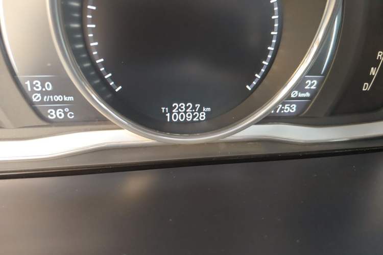 Used Volvo S60 2014 S60L T5 Intelligent Drive Edition Odometer Close Up