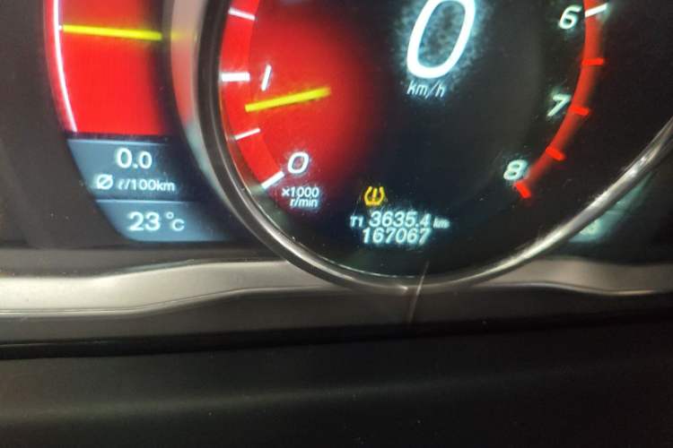 Used Volvo S60 2014 T5 Zhiya Edition Odometer Close Up