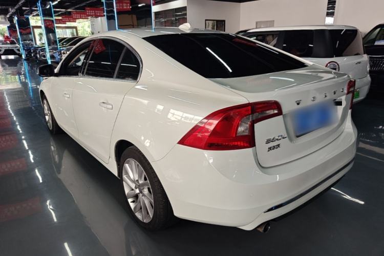 Used Volvo S60 2014 S60L 2.0T Zhiyuan Edition Rear Left 45 Deg