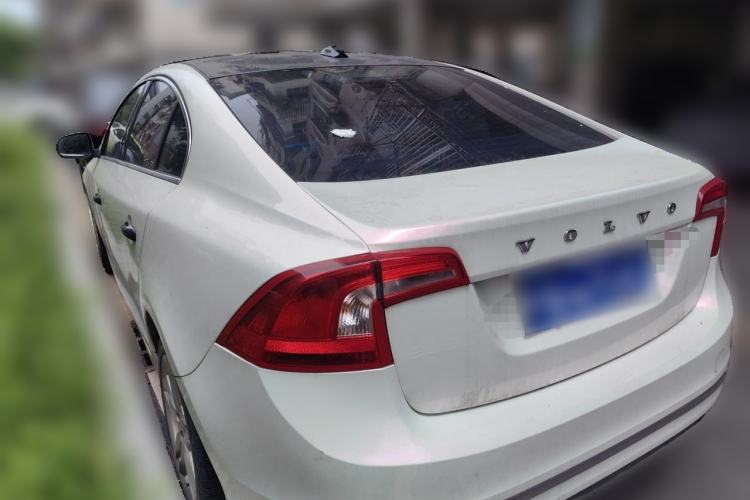 Used Volvo S60 2014 S60L 2.0T Zhiyuan Edition Rear Left 45 Deg