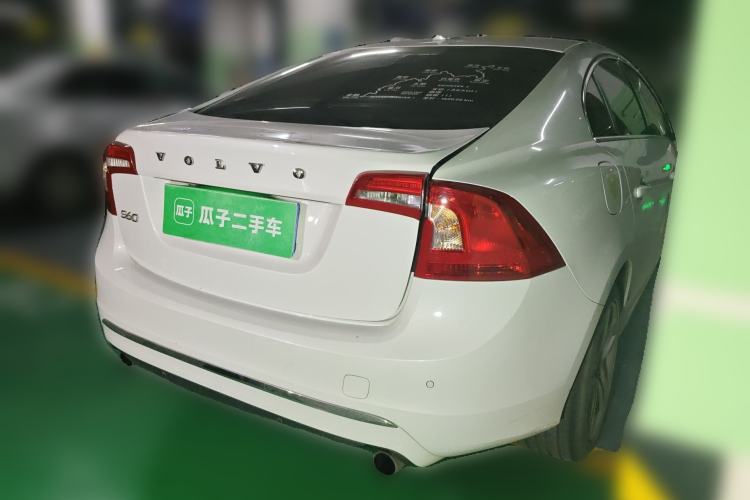 Used Volvo S60 2014 S60L 2.0T Zhiyuan Edition Rear Right 45 Deg