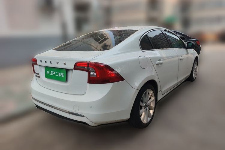 Used Volvo S60 2014 S60L 2.0T Zhiyuan Edition Rear Right 45 Deg