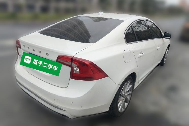 Used Volvo S60 2014 S60L 2.0T Zhiyuan Edition Rear Right 45 Deg