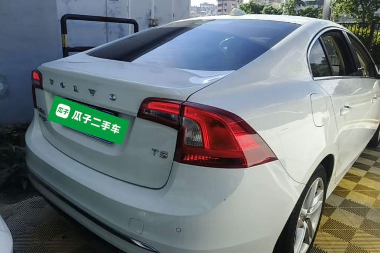 Used Volvo S60 2014 S60L T5 Intelligent Drive Edition Rear Right 45 Deg