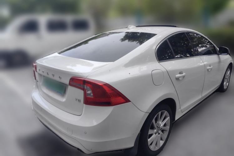 Used Volvo S60 2014 T5 Zhiyi Edition Rear Right 45 Deg
