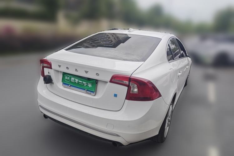 Used Volvo S60 2014 S60L 2.0T Zhiyuan Edition Rear Right 45 Deg