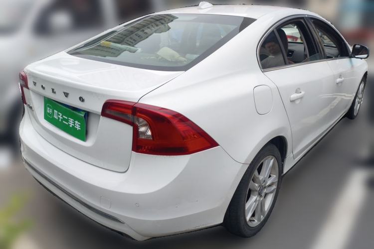 Used Volvo S60 2014 S60L 2.0T Zhiyuan Edition Rear Right 45 Deg