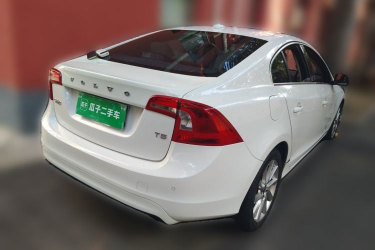 Used Volvo S60 2014 T5 Zhiyi Edition Rear Right 45 Deg
