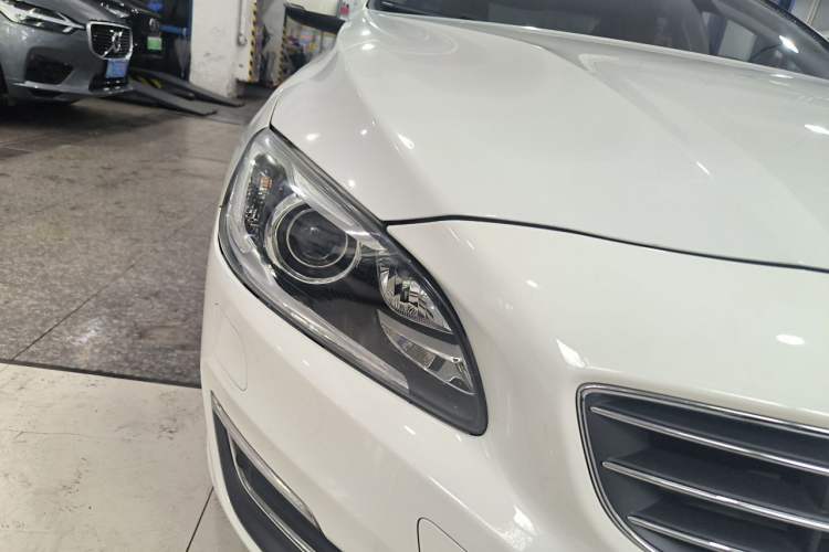 Used Volvo S60 2014 S60L T5 Intelligent Drive Edition Right Front Headlight