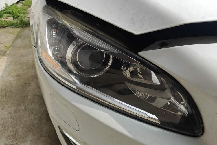 Used Volvo S60 2014 S60L T5 Intelligent Drive Edition Right Front Headlight