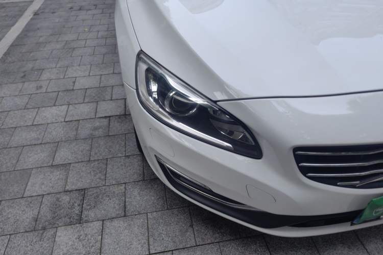 Used Volvo S60 2014 T5 Zhiyi Edition Right Front Headlight