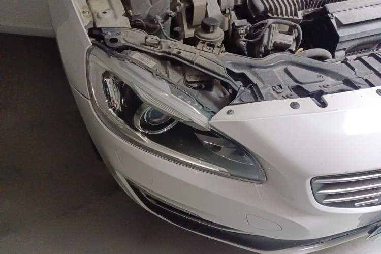 Used Volvo S60 2014 T5 Zhiyi Edition Right Front Headlight