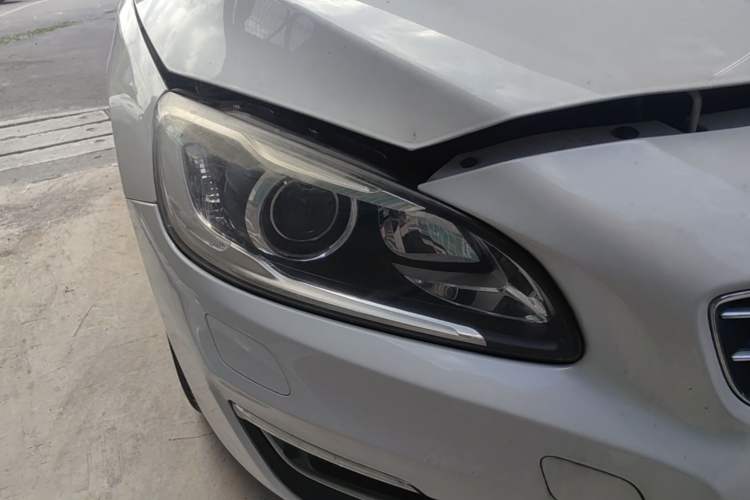 Used Volvo S60 2014 S60L T5 Intelligent Drive Edition Right Front Headlight