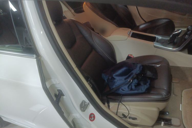 Used Volvo S60 2014 S60L 2.0T Zhiyuan Edition Right Front Seat