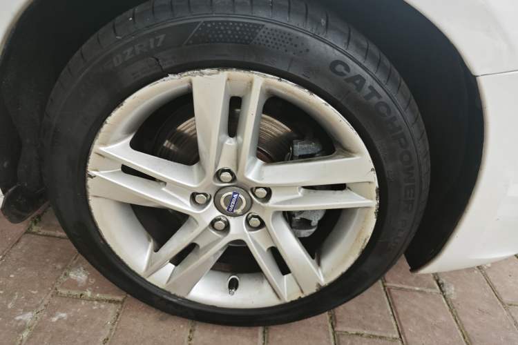 Used Volvo S60 2014 T5 Zhiyi Edition Right Front Wheel Hub