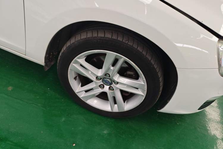 Used Volvo S60 2014 T5 Zhiya Edition Right Front Wheel Hub