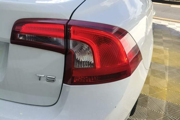 Used Volvo S60 2014 S60L T5 Intelligent Drive Edition Right Rear Taillight