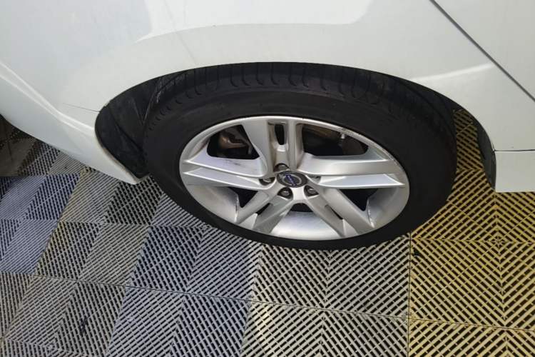 Used Volvo S60 2014 S60L T5 Intelligent Drive Edition Right Rear Wheel Hub