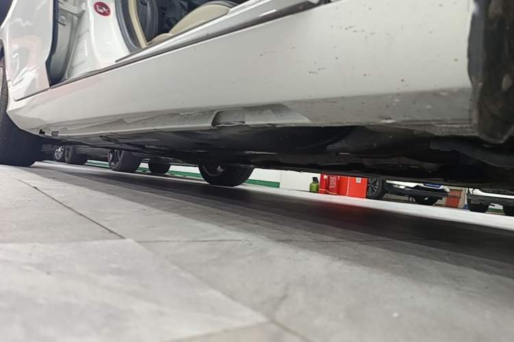 Used Volvo S60 2014 S60L 2.0T Zhiyuan Edition Right Side Sill