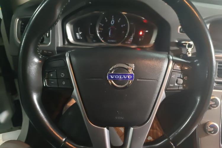 Used Volvo S60 2014 S60L 2.0T Zhiyuan Edition Steering Wheel