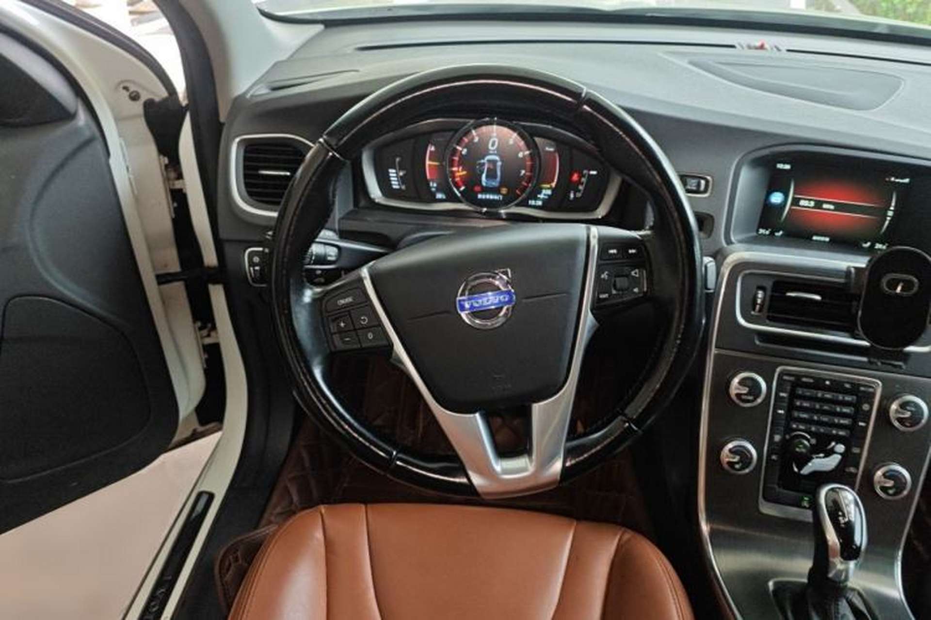 Used Volvo S60 2014 S60L T5 Intelligent Drive Edition Steering Wheel
