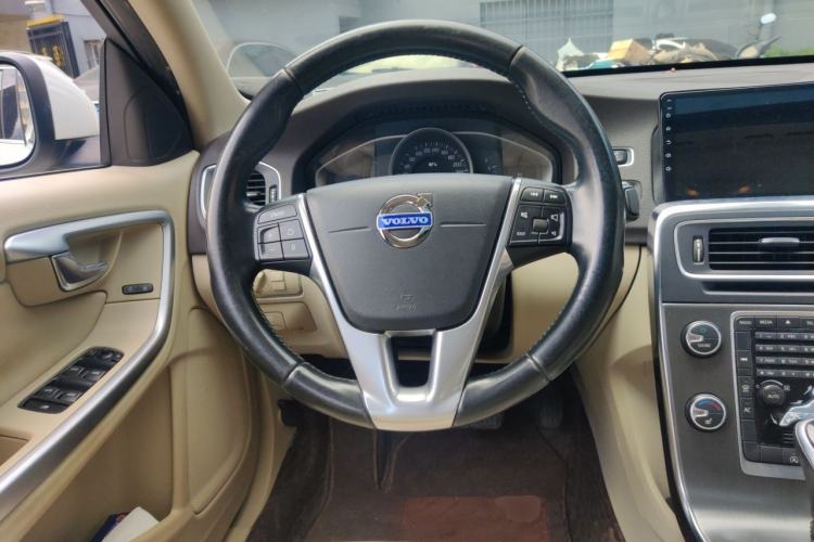 Used Volvo S60 2014 S60L 2.0T Intelligent Upgrade Edition Steering Wheel