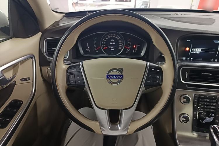 Used Volvo S60 2014 S60L 2.0T Zhiyuan Edition Steering Wheel