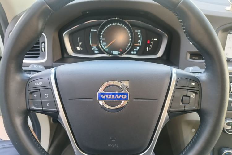 Used Volvo S60 2014 S60L T5 Intelligent Drive Edition Steering Wheel