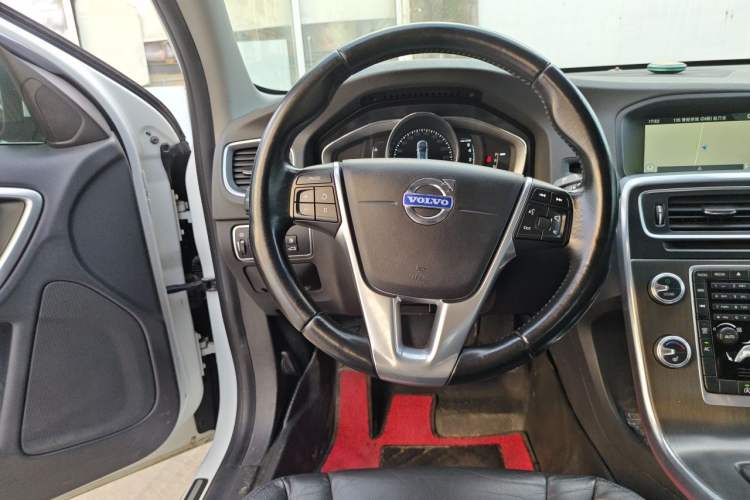 Used Volvo S60 2014 S60L T5 Intelligent Drive Edition Steering Wheel