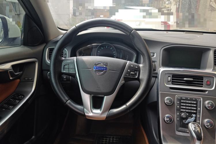 Used Volvo S60 2014 S60L T5 Intelligent Drive Edition Steering Wheel