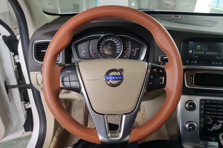 Used Volvo S60 2014 S60L 2.0T Zhiyuan Edition Steering Wheel