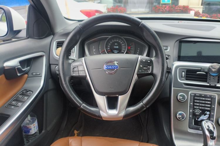 Used Volvo S60 2014 S60L 2.0T Zhiyuan Edition Steering Wheel