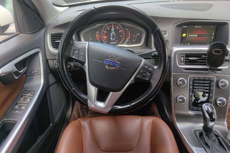 Used Volvo S60 2014 S60L T5 Intelligent Drive Edition Steering Wheel