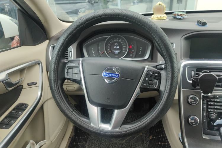 Used Volvo S60 2014 S60L 2.0T Zhiyuan Edition Steering Wheel