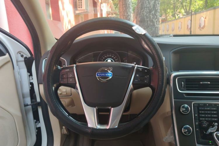 Used Volvo S60 2014 T5 Zhiyi Edition Steering Wheel