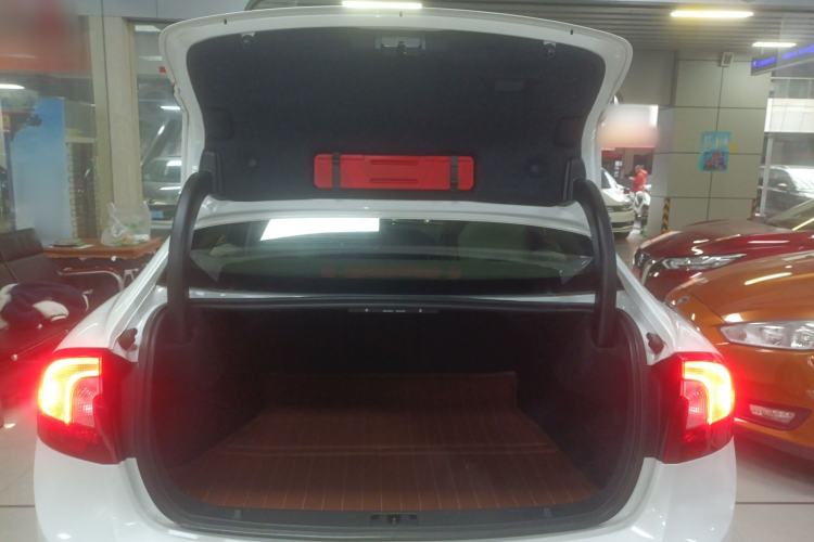 Used Volvo S60 2014 S60L 2.0T Zhiyuan Edition Trunk