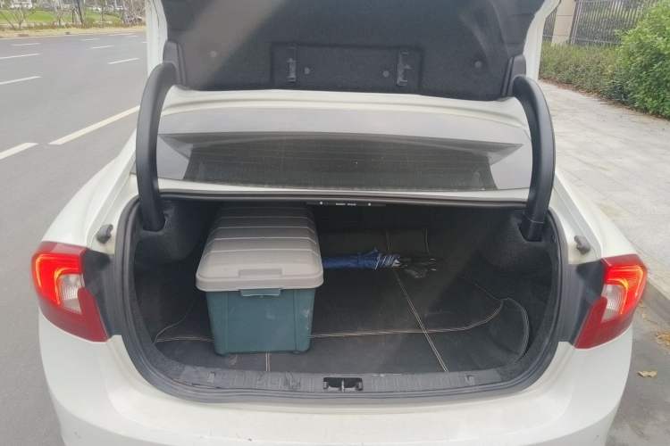 Used Volvo S60 2014 S60L 2.0T Zhiyuan Edition Trunk