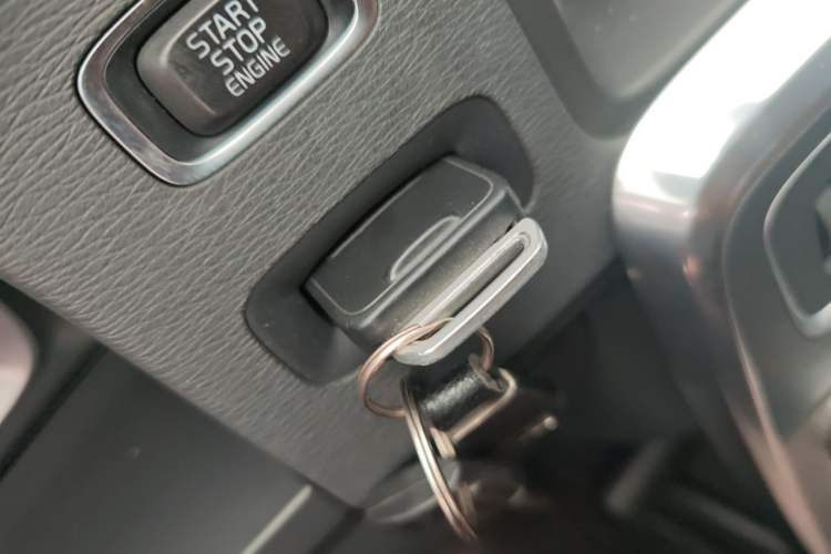 Used Volvo S60 2014 S60L 2.0T Zhiyuan Edition Vehicle Key