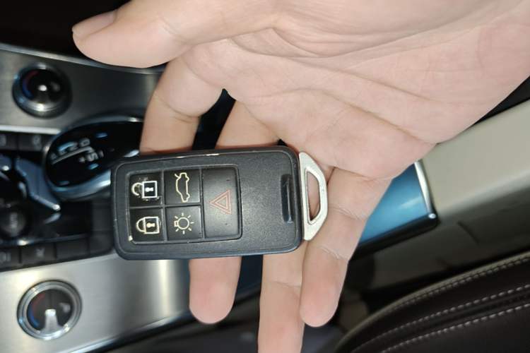 Used Volvo S60 2014 S60L 2.0T Zhiyuan Edition Vehicle Key