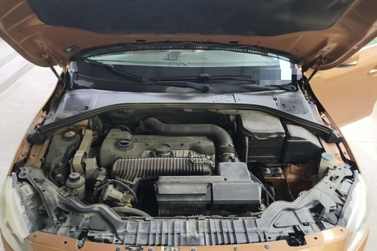 Used Volvo S60 2014 S60L 2.0T Zhiyuan Edition Engine Bay