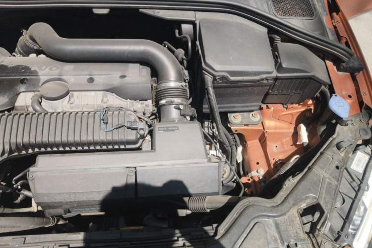 Used Volvo S60 2014 T5 Zhiya Edition Engine Bay Left