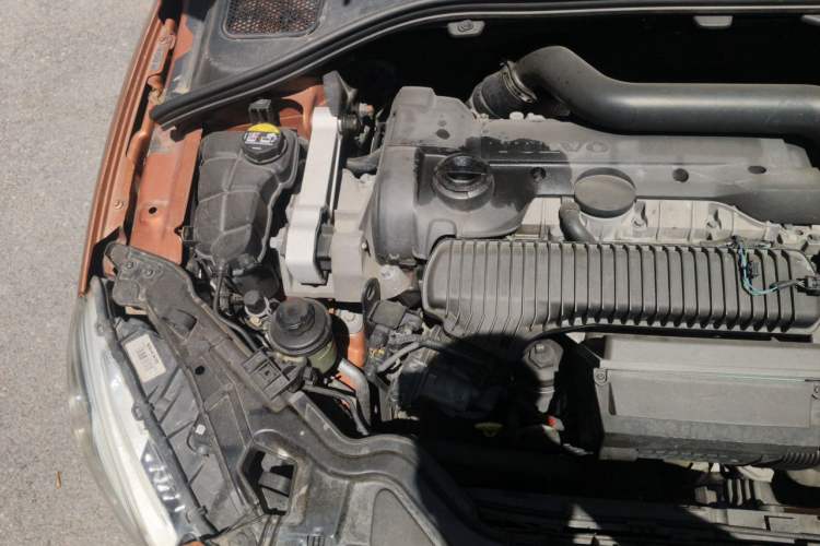 Used Volvo S60 2014 T5 Zhiya Edition Engine Bay Right